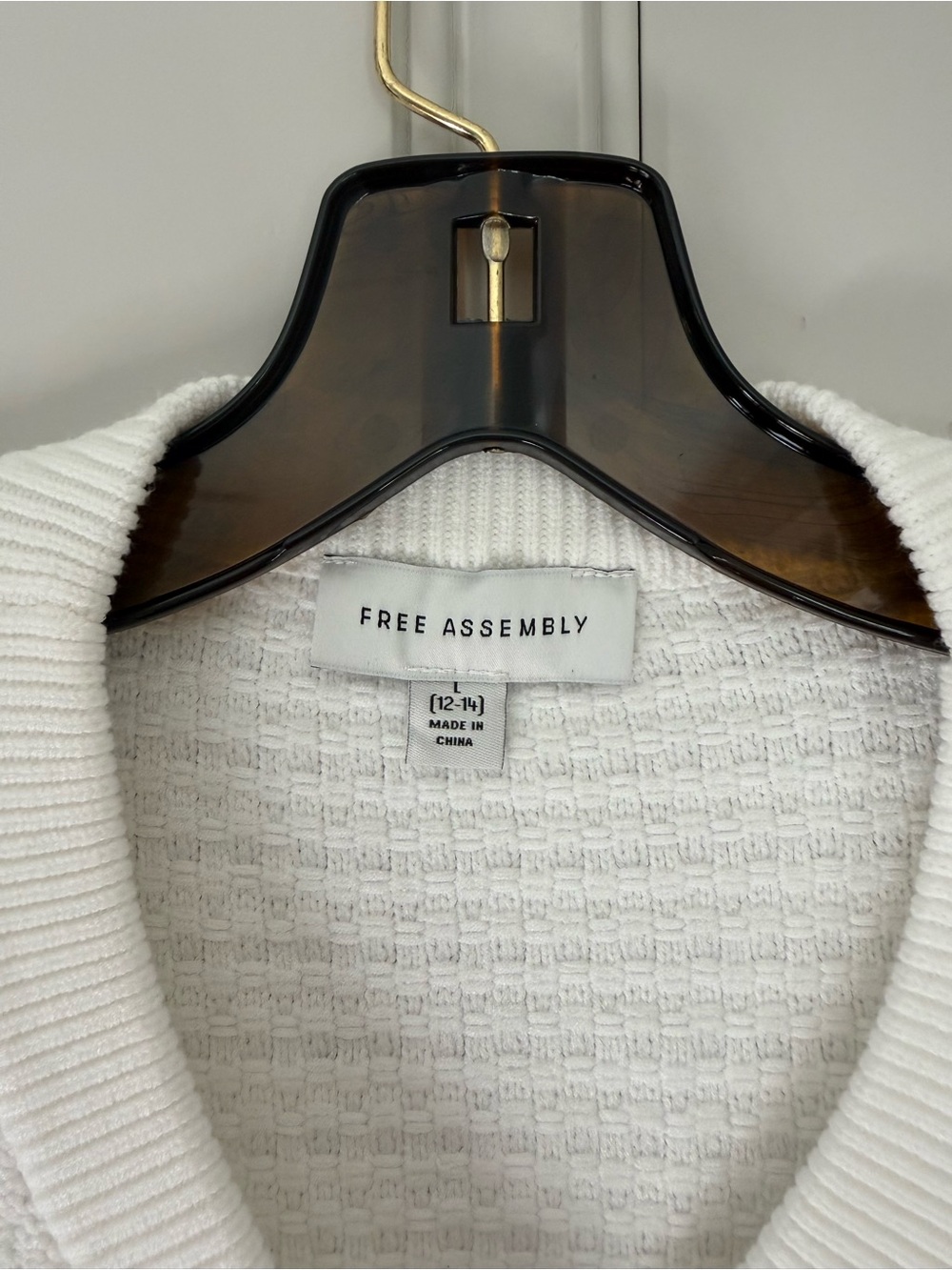 White Textured V-Neck Button Front Cardigan - Picture 3 of 5